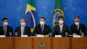 Coronavirus: tras confirmarse la tercera muerte en Brasil, Bolsonaro dio una conferencia de prensa con barbijo