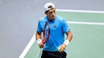 Argentina cayó ante Italia enla segunda serie de la Copa Davis. Argentina cayó ante Italia enla segunda serie de la Copa Davis.