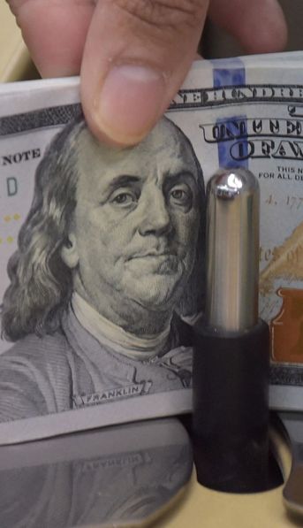 Dólar y dólar blue: tras una leve suba, a cuánto cotizan este martes