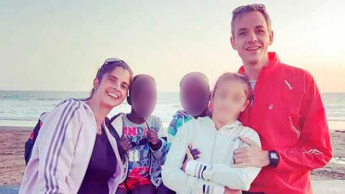 Detuvieron a la pareja que había abandonado en una comisaría a dos mellizos traídos de África en 2020
