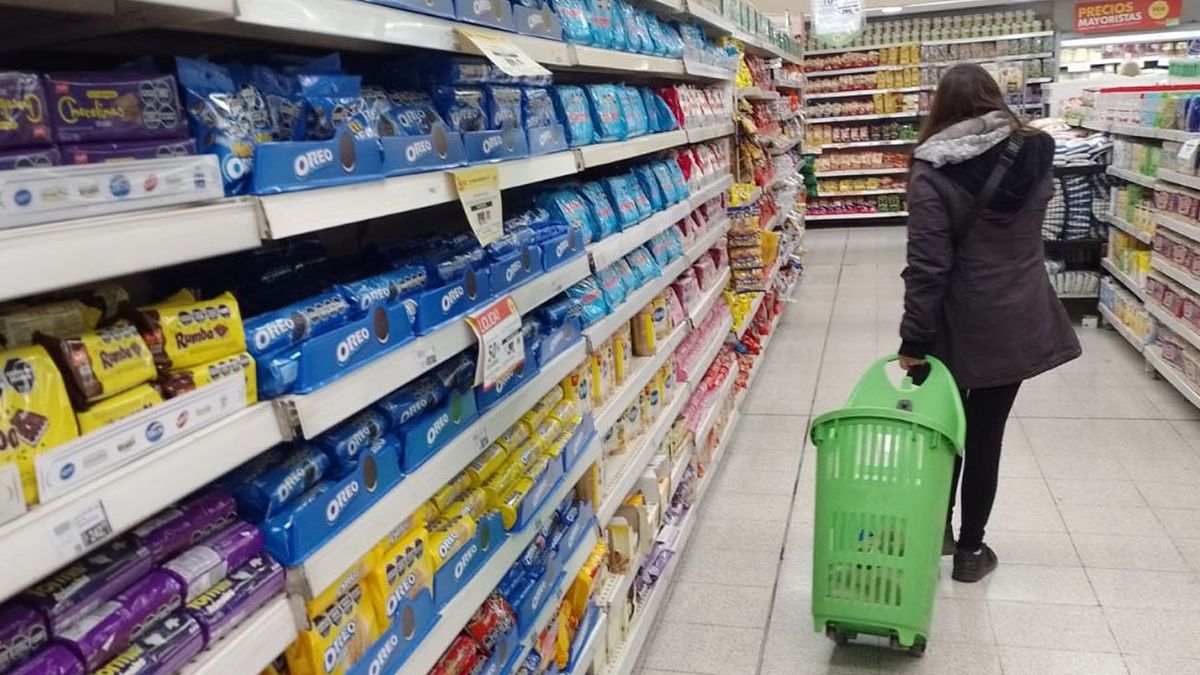 Durante el mes de septiembre se registraron importantes caídas en las ventas tanto en supermercados como en centros mayoristas y centros de compras (foto archivo)