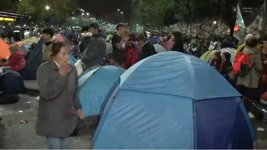 Los manifestantes mantendrán el acampe sobre la 9 de Julio hasta el viernes