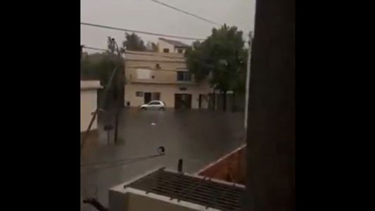 El horror del temporal: un cuerpo apareció flotando en medio de la tempestad