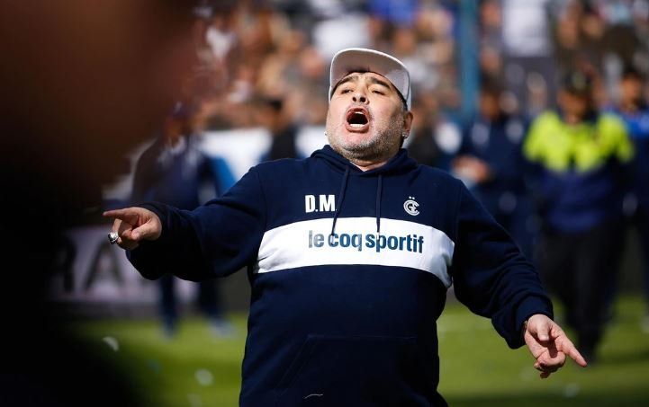 Confirmado: 48 horas después de renunciar, Diego Maradona es nuevamente el entrenador de Gimnasia (LP)