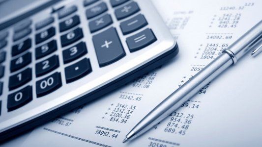 Docentes, camioneros y petroleros, los grandes afectados por los cambios en Ganancias