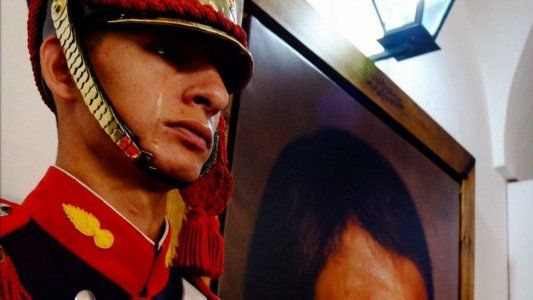 Quién es el granadero que lloró de emoción al ver un cuadro del General San Martín