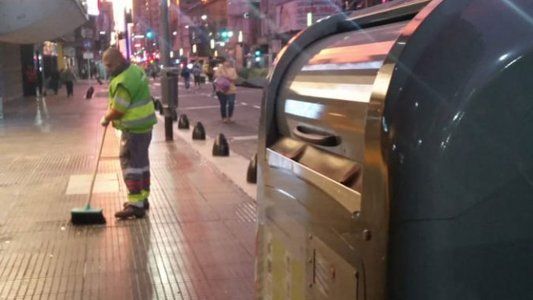 Desde la Ciudad respondieron críticas sobre los contenedores inteligentes: “La contención social en la ciudad no se puede hacer permitiendo que la gente revuelva la basura