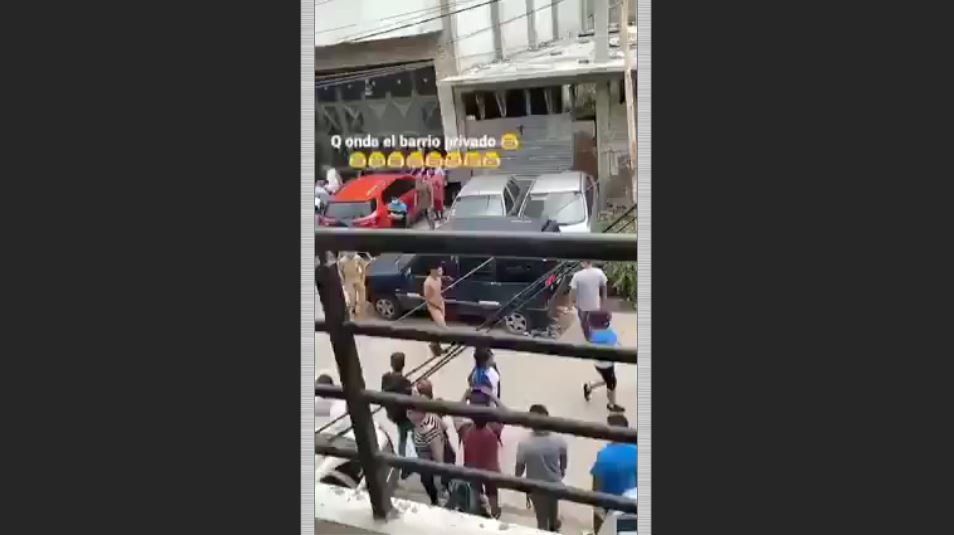 Vecinos atraparon e hicieron correr desnudos a tres ladrones en Villa Celina