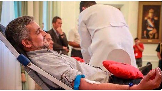 El presidente paraguayo Mario Abdo tiene dengue, pero descartan su internación