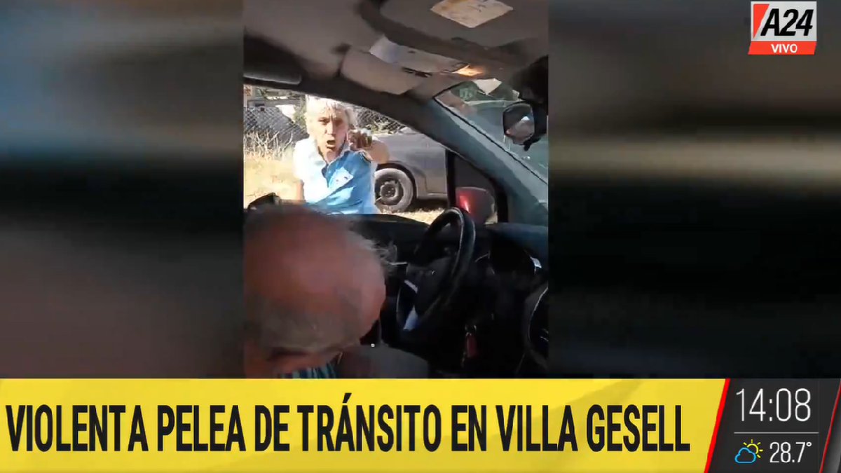 Una mujer atacó a su exmarido con un bate y fue detenida. (Foto: captura)