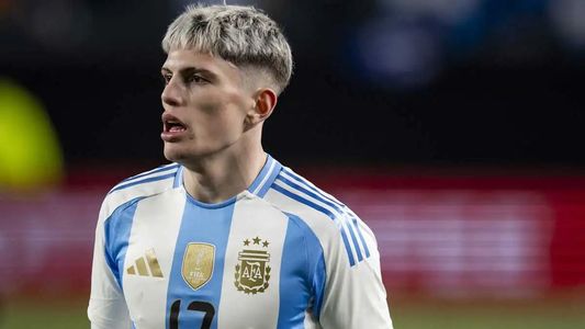 El LLAMATIVO regalo que le hicieron a Alejandro Garnacho y que causó furor