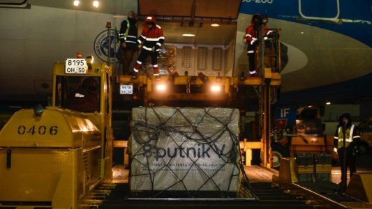 Sputnik V: tras la nueva postergación, el tercer vuelo para traer el lote de vacunas aún no tiene fecha confirmada