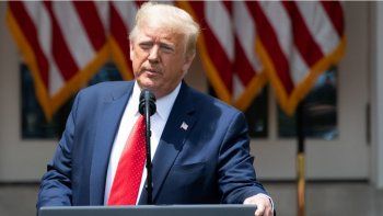 Trump agradeció a un enemigo del Papa en el Vaticano por el apoyo dado en la crisis social tras la muerte de Floyd