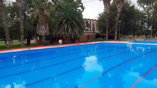 Tragedia en Córdoba: un niño de 3 años murió ahogado en una pileta durante un cumpleaños infantil