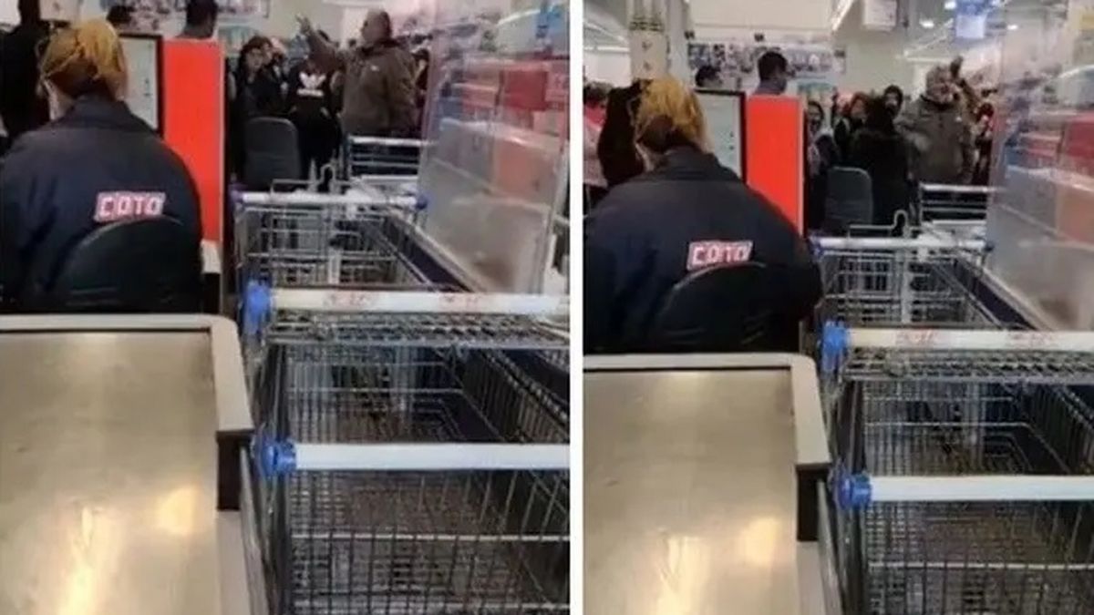 Video: Raúl Castells irrumpió en un supermercado para reclamar comida (Foto: captura de video).