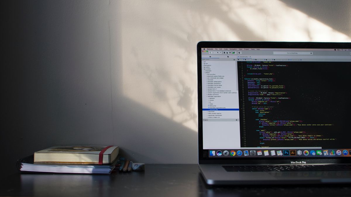 Notebooks: la capacidad del CPU, o unidad de procesamiento central, determinar&aacute; much&iacute;simo el precio final de la computadora port&aacute;til. (Foto Emile Perron - Unsplash)