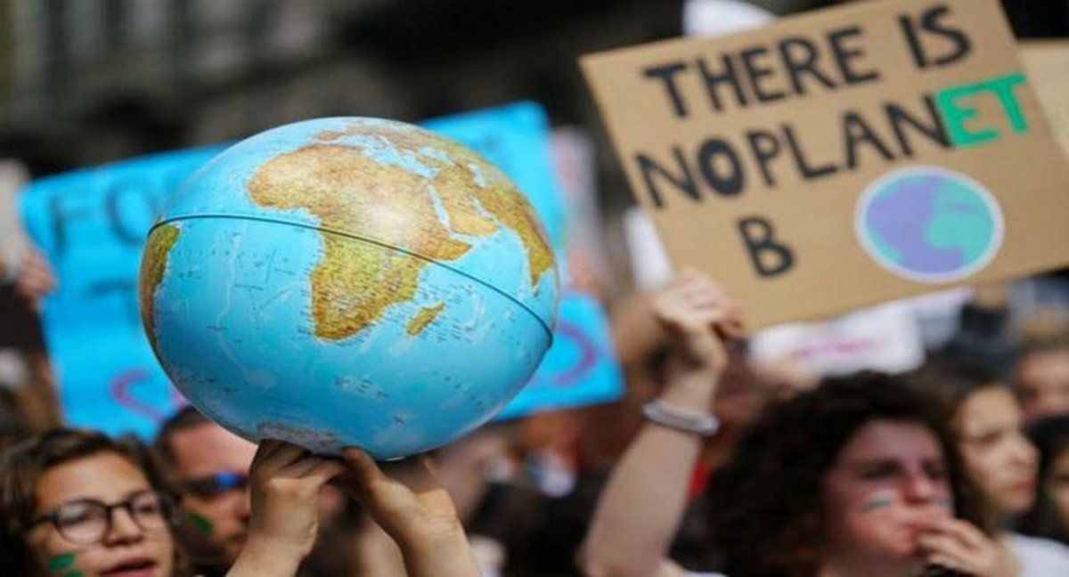Protestas contra el cambio climático advierten que no hay plan B (Foto: Mike Dotta / Shutterstock)