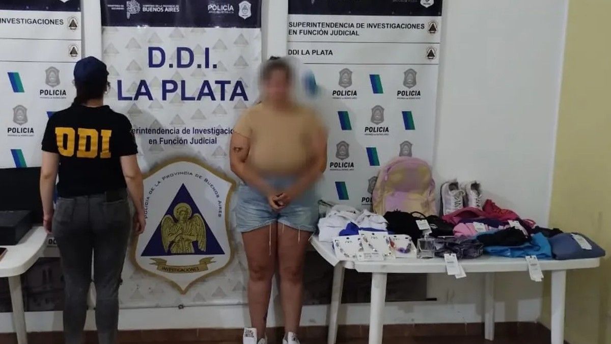 Una empleada bancaria usó los datos de un cliente y gastó más de 700 mil  pesos en ropa, perfumes y computadoras