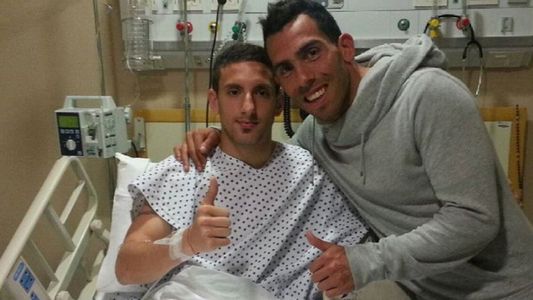 Tevez visitó a Ezequiel Ham: Gracias Carlitos por venir