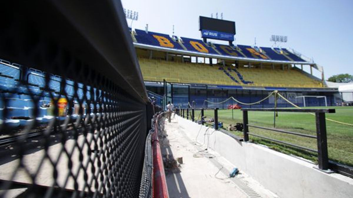 Un niño de 11 años está internado en terapia intermedia del Garrahan tras caer de una tribuna de la Bombonera. (Foto: El Tribuno)