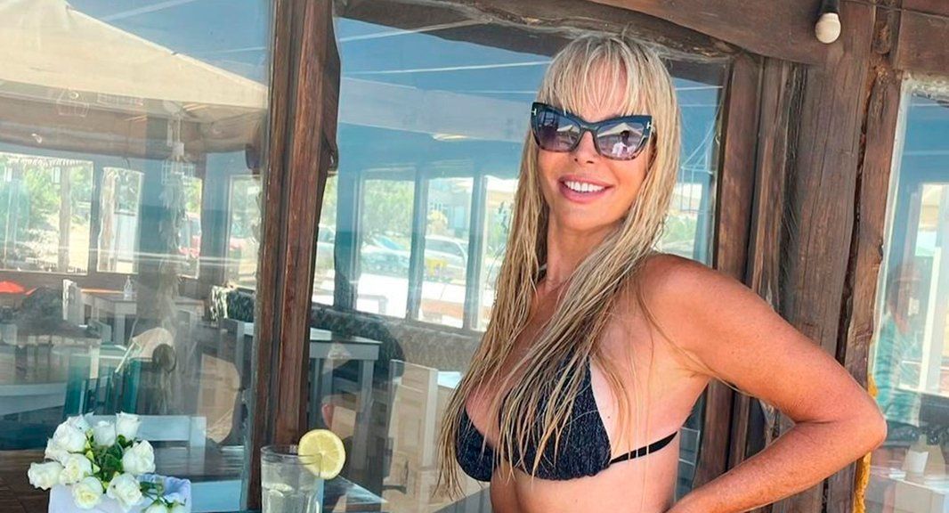 Alfano enfrentó las críticas por sus fotos sin Photoshop y posó en bikini a los 68