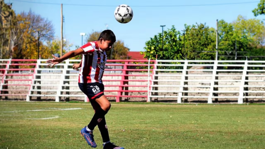 Conmoción: un nene de 11 años subió a un techo a buscar la pelota sin saber que había electricidad