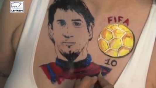 Conocé a la modelo rusa se pintó a Messi en los pechos