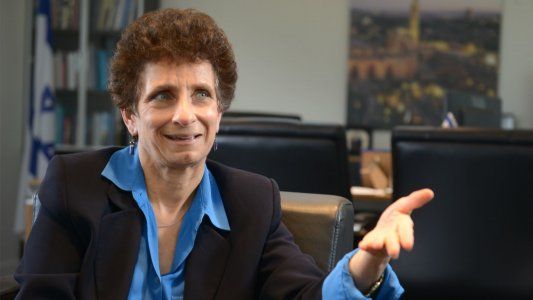 La embajadora de Israel y la comunidad judía reaccionaron contra el iraní acusado de volar la AMIA