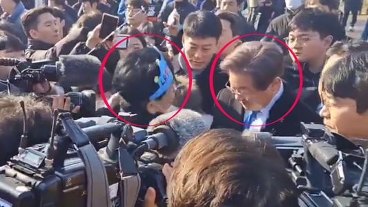 Corea del Sur: el escalofriante ataque que casi le cuesta la vida al principal dirigente opositor