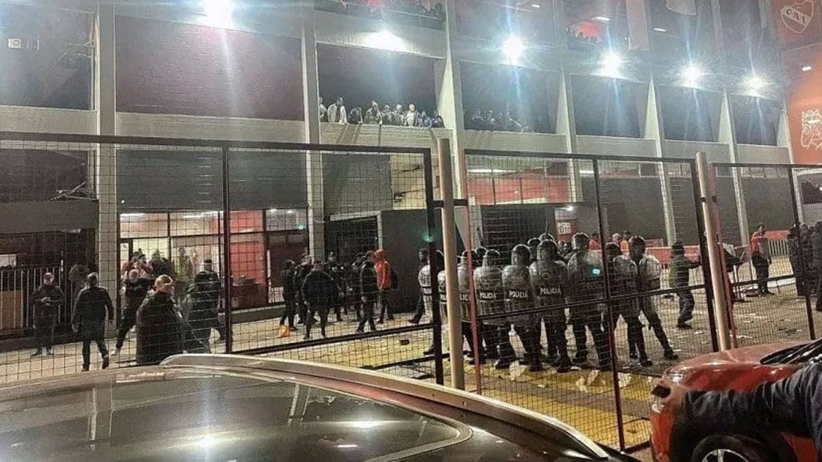 Incidentes después de la derrota con Boca (Foto: captura de video)