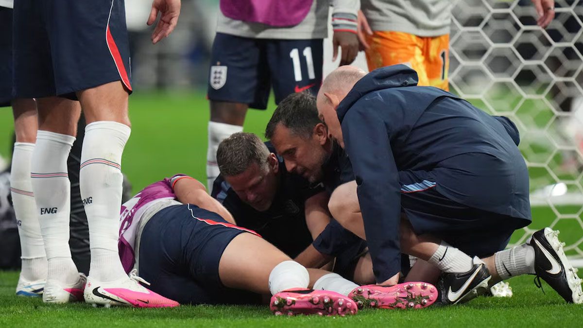 Terrible accidente en el Mundial: quiso festejar la clasificación de Inglaterra, sufrió una dura lesión y terminó hospitalizado