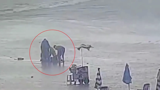Tragedia en Brasil: una mujer murió por el impacto de un rayo en una playa