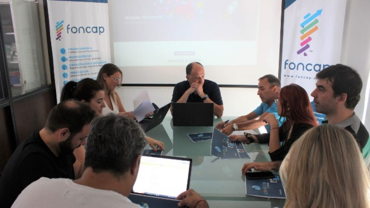 Desde Foncap explicaron que este universo constituye un pilar importante para el desarrollo de la economía y muchas veces se encuentra excluido del circuito financiero formal. (Foto FONCAP)