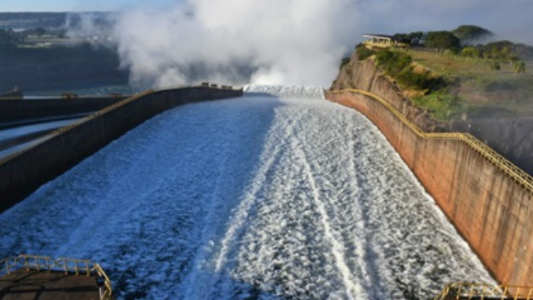 Paliativo: abrieron las compuertas de la represa de Itaipú para combatir la histórica bajante del Paraná