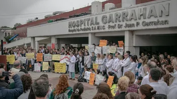 nueva marcha de trabajadores del hospital garrahan a plaza de mayo: ¿cuando sera y que calles estaran cortadas?