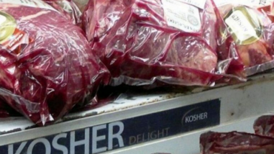Exportaciones de carne kosher: llegaron al país los 98 rabinos que certificarán la faena ritual