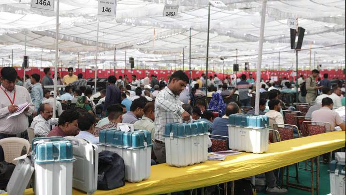 Los centros de votaci&oacute;n en la India reciben a decenas de miles de electores (Foto: gentileza Indian Times).