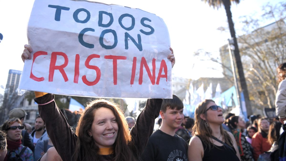 Atentado a Cristina Kirchner: "La paz social es una responsabilidad colectiva", el mensaje en Plaza de Mayo (Foto: Télam).