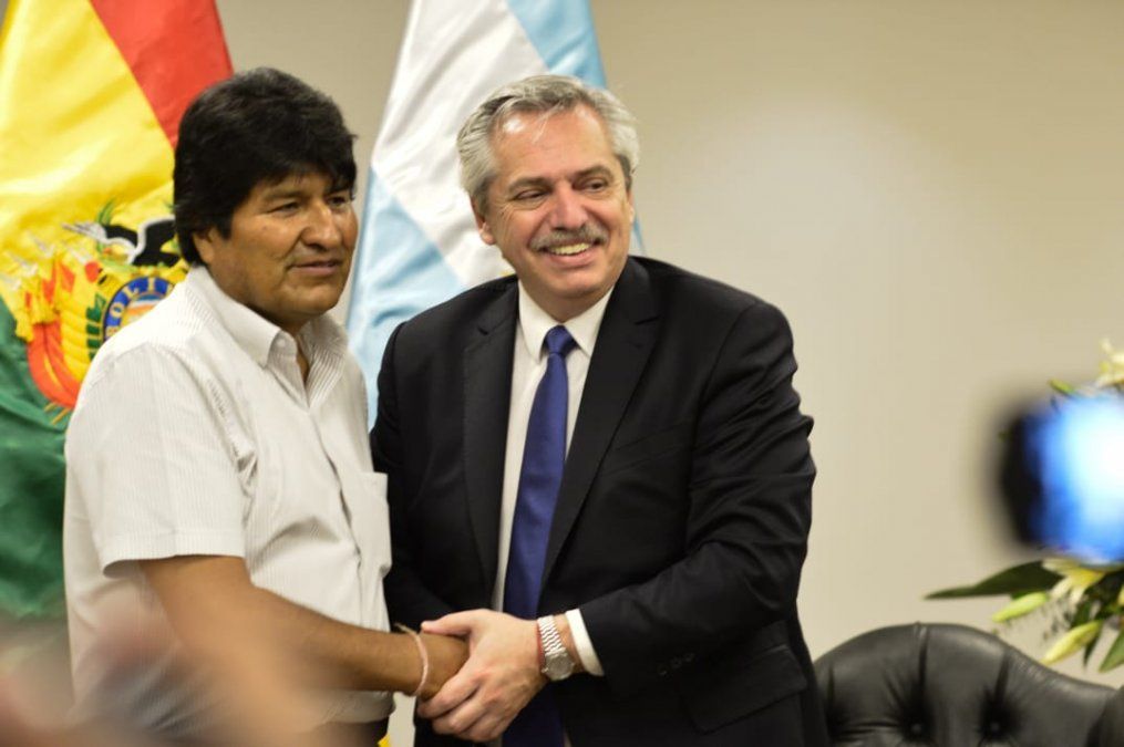 Alberto Fernández visitó a Evo Morales en Bolivia y ahora se reunirá con el presidente de Perú