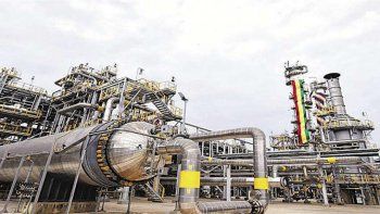 Crisis en Bolivia: las tres medidas que se estudian en el Gobierno por si se corta el envío de gas