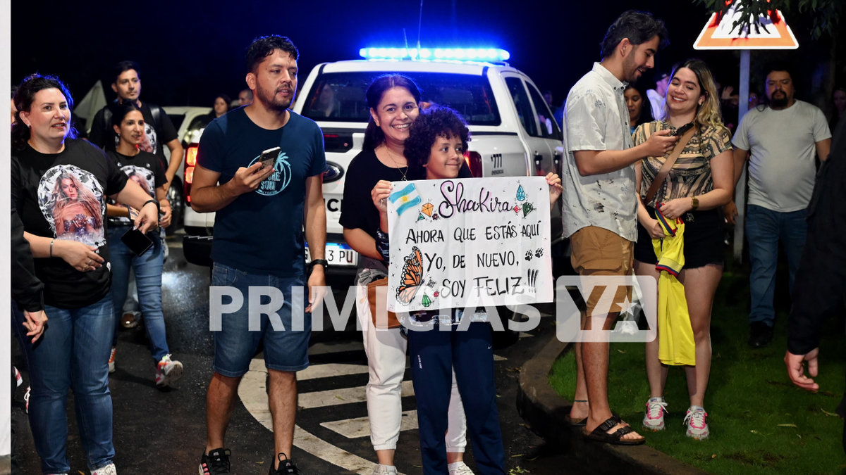 Shakira llegó a Ezeiza.png