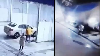 Video: el trágico momento en el que una familia entera es aplastada por una masa de tierra