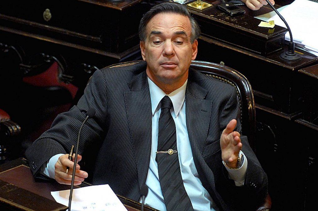 Pichetto reclama un diálogo “serio” con las provincias y cuestiona la “mala praxis” del Gobierno ante la crisis