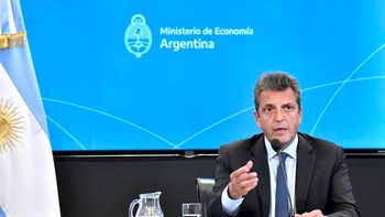 Sergio Massa recibió el apoyo de la UBA para el canje de deuda en dólares por bonos en pesos que tiene la ANSES y aseguran que no afectará el pago de jubilaciones. Foto: Ministerio de Economía.