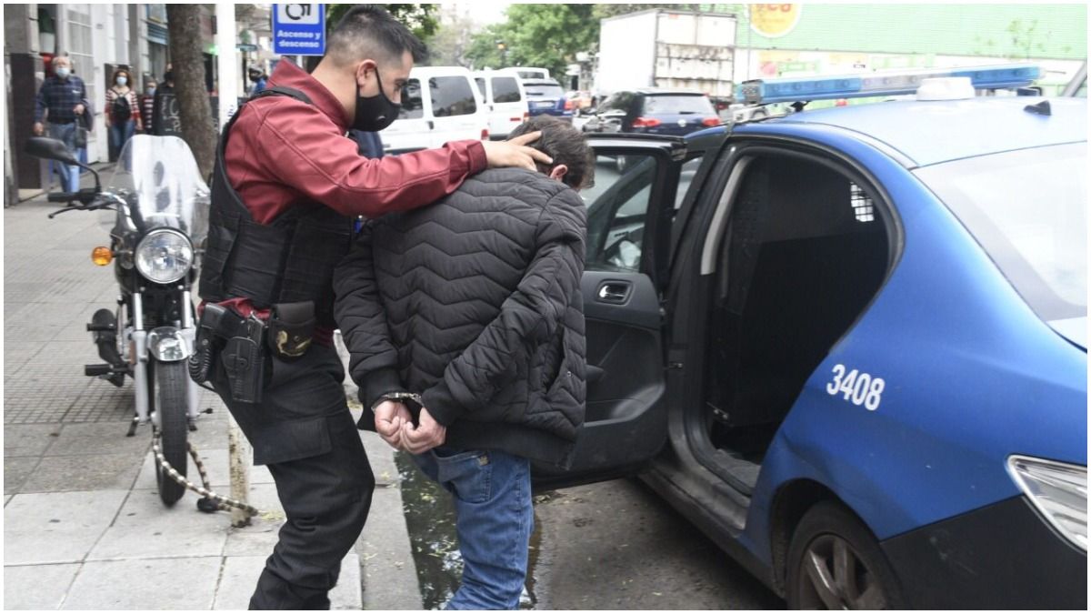 &nbsp;Usó el DNI de César Banana Pueyrredón para hacer una compra