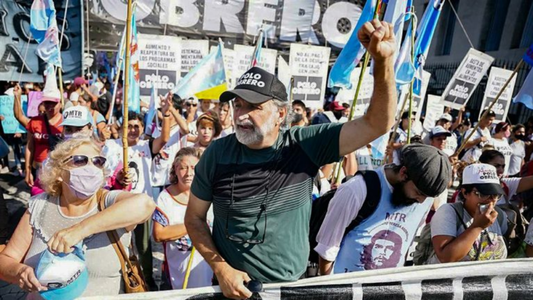 Piqueteros reclamarán un 129% de aumento para el salario mínimo con una nueva marcha