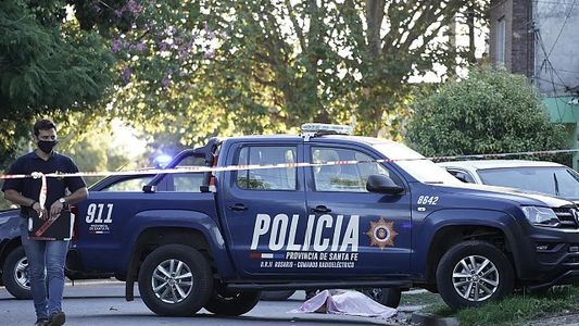 Rosario violenta: un hombre fue asesinado durante una pelea a tiros dentro de una casa