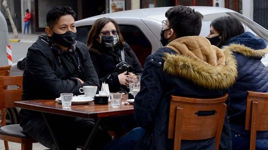 Siguen en baja los casos de coronavirus: confirmaron 25.406 contagios y 259 muertos en las últimas 24 horas