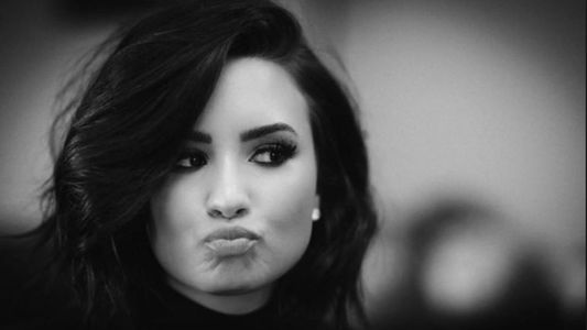 Demi Lovato no contesta sobre su orientación sexual, pero las fotos hablan por sí solas