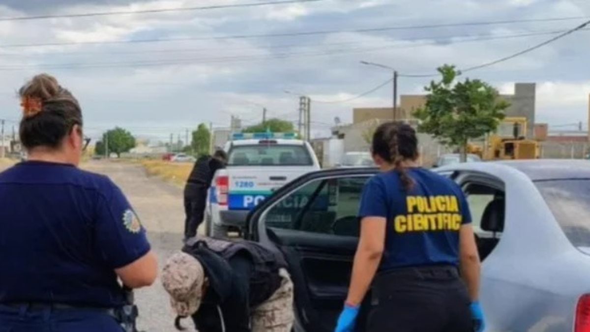 Un control vehicular en Puerto Madryn terminó con la detención de dos adultos.&nbsp;
